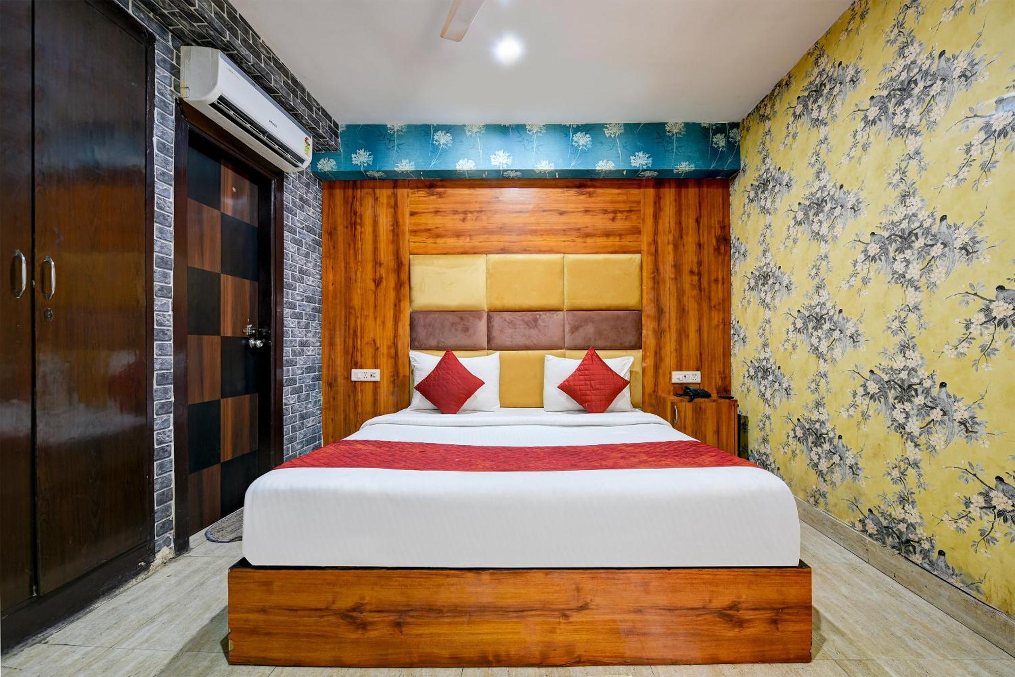 Hotel Ark Wood At Airport Ню Делхи Екстериор снимка