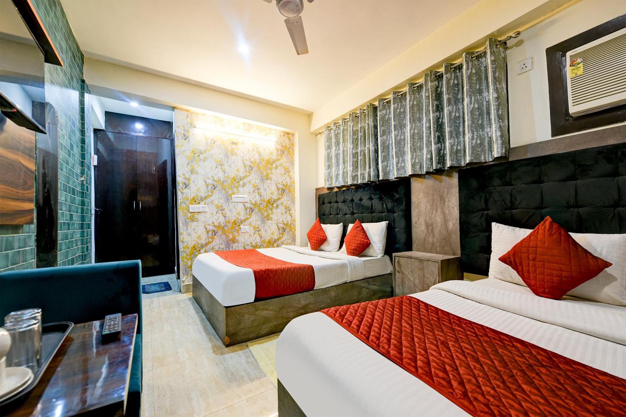 Hotel Ark Wood At Airport Ню Делхи Екстериор снимка